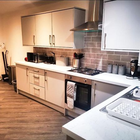 Rotherham - Rawmarsh - Great Customer Feedback - 2 Bed Bungalow - New Build - High End Furnishings - Wheel Chair Accessible - Large Enclosed Garden - Dog Friendly Eksteriør bilde