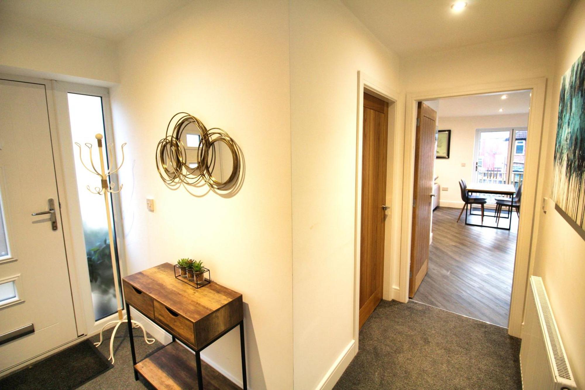 Rotherham - Rawmarsh - Great Customer Feedback - 2 Bed Bungalow - New Build - High End Furnishings - Wheel Chair Accessible - Large Enclosed Garden - Dog Friendly Eksteriør bilde