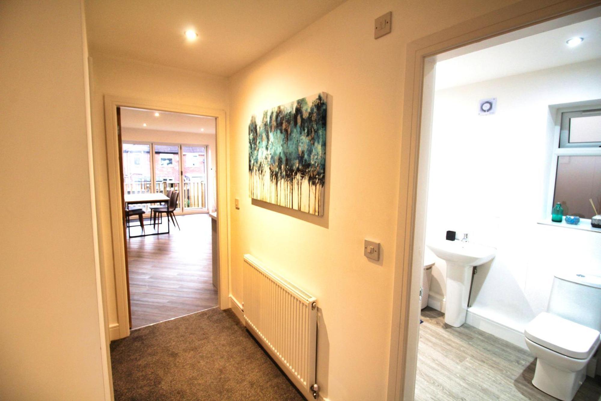 Rotherham - Rawmarsh - Great Customer Feedback - 2 Bed Bungalow - New Build - High End Furnishings - Wheel Chair Accessible - Large Enclosed Garden - Dog Friendly Eksteriør bilde