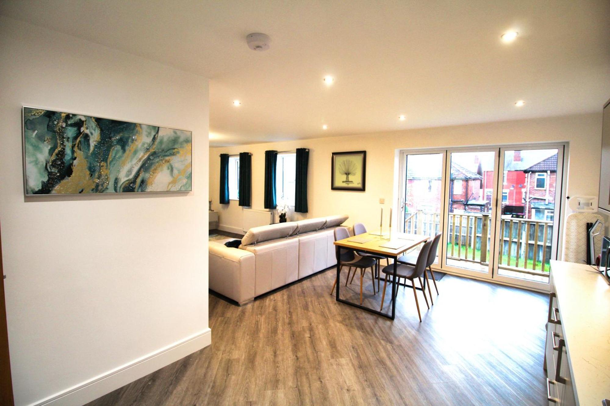 Rotherham - Rawmarsh - Great Customer Feedback - 2 Bed Bungalow - New Build - High End Furnishings - Wheel Chair Accessible - Large Enclosed Garden - Dog Friendly Eksteriør bilde